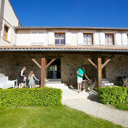 Domaine De Bellac Hébergement de vacances *