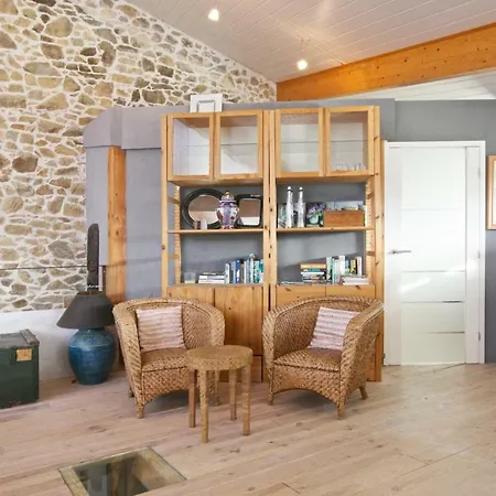 Domaine De Bellac Hébergement de vacances *